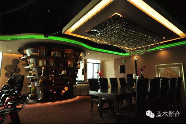 成都美女弹古筝品茗，养生休闲生活美学(成都古筝弹奏)